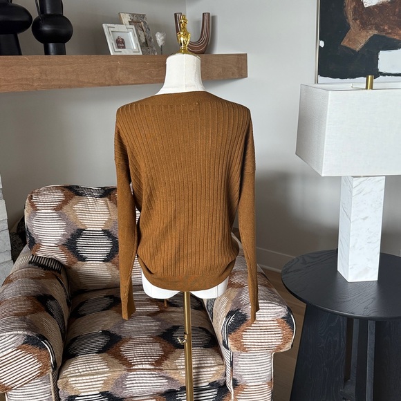 Hem & Thread Ruched Drawstring Asymetrical Sweater - Picture 4 of 10